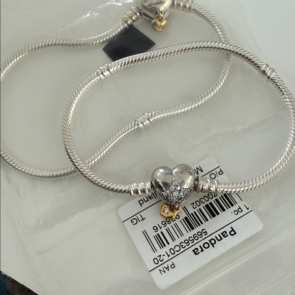 Retired Disney Pandora Moments Heart Clasp Snake Chain Bracelet - Picture 2 of 4